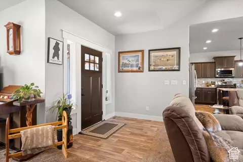 Entry Way - 190 W 3rd N, Bloomington, ID 83223 photo 1 of 2