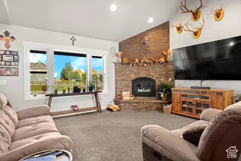 Living - 190 W 3rd N, Bloomington, ID 83223 photo 2 of 2
