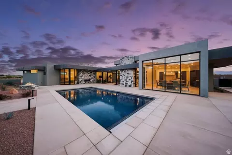 2498 N La Casa Cir, Saint George, UT 84770