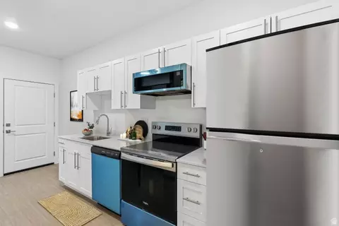 2085 N Main St #409, Sunset, UT 84015