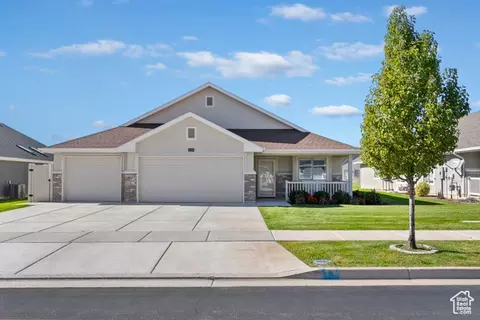 1124 S Neville St, Layton, UT 84041