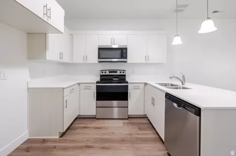 Kitchen - 4661 S Poplar Way #R301, Mapleton, UT 84664 photo 1 of 3