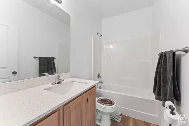 Bath - 1544 S Windsong Dr, Santaquin, UT 84655 photo 2 of 2
