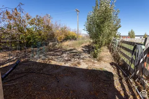 Exterior - 251 N 580 W, Monroe, UT 84754 photo 13 of 27