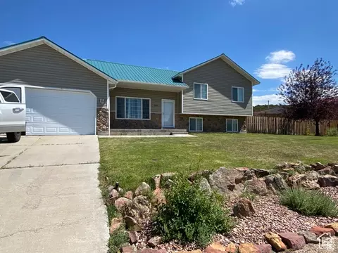 108 N 1st Ave, Dutch John, UT 84023