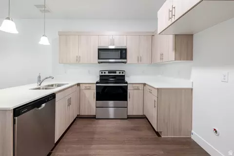 Kitchen - 4661 S Poplar Way #R302, Mapleton, UT 84664 photo 1 of 3