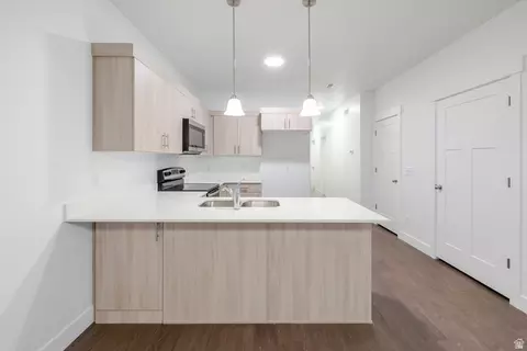 Kitchen - 4661 S Poplar Way #R302, Mapleton, UT 84664 photo 3 of 3