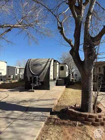 1150 W Red Hills Pkwy #37, Washington, UT 84780