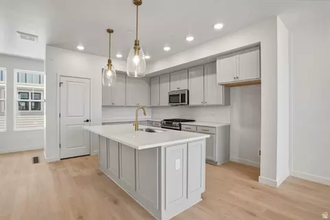 5063 W Rambutan Way S, South Jordan, UT 84009