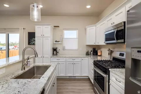 Kitchen - 3648 Johnston Pl Ave, Moab, UT 84532 photo 3 of 3