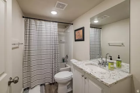 Bath - 3648 Johnston Pl Ave, Moab, UT 84532 photo 3 of 3