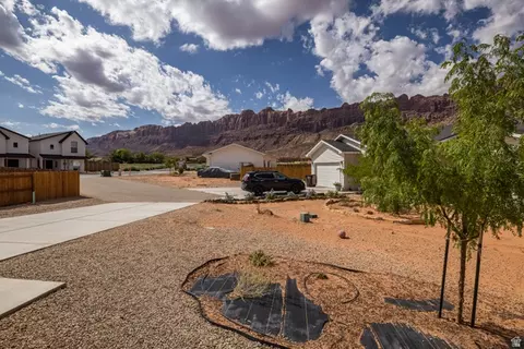 Exterior - 3648 Johnston Pl Ave, Moab, UT 84532 photo 3 of 10