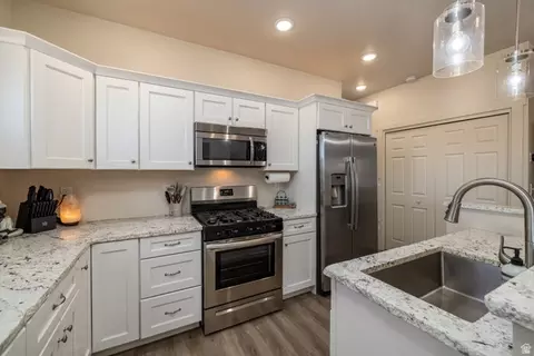 Kitchen - 3648 Johnston Pl Ave, Moab, UT 84532 photo 2 of 3