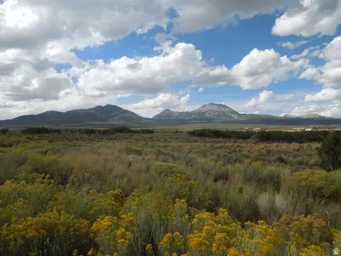 33 E Spring Draw Dr E #2, La Sal, UT 84530