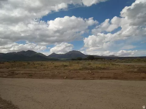 80 Stone Rd S #5, La Sal, UT 84530
