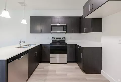 Kitchen - 4661 S Poplar Way #R303, Mapleton, UT 84664 photo 1 of 3