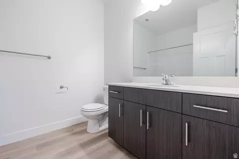 Bath - 4661 S Poplar Way #R303, Mapleton, UT 84664 photo 1 of 2
