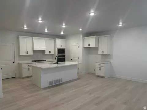 61 S Lunar Way, Mapleton, UT 84664 photo 2