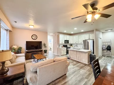 6920 W Ashby Way S, West Valley City, UT 84128