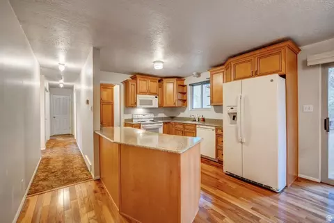 Entry Way - 3575 E River Bottoms Rd, Spanish Fork, UT 84660 photo 2 of 3