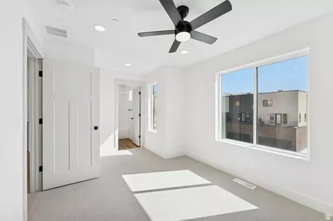 Bedroom - 254 N Main St, Bountiful, UT 84010 photo 5 of 8