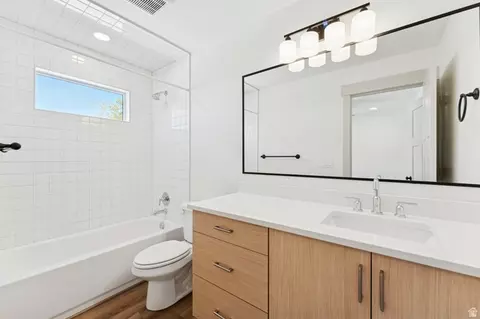 Bath - 254 N Main St, Bountiful, UT 84010 photo 2 of 3