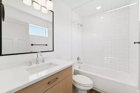 Bath - 254 N Main St, Bountiful, UT 84010 photo 3 of 3