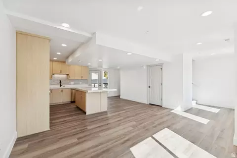 Living - 254 N Main St, Bountiful, UT 84010 photo 3 of 4