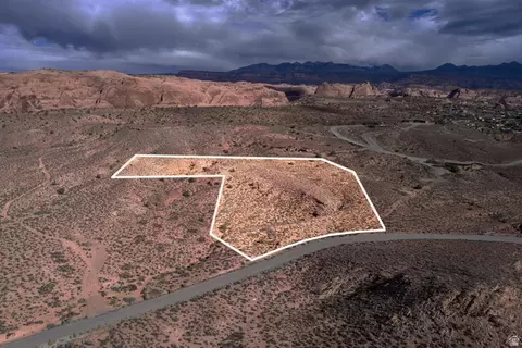 1479 S West Kayenta Dr, Moab, UT 84532 photo 2