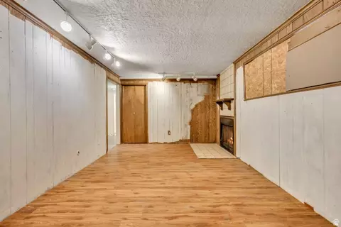 Living - 5947 S 620 E, Murray, UT 84107 photo 4 of 5