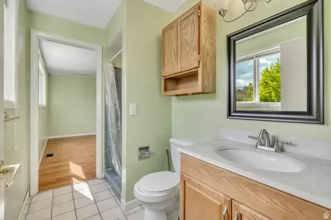 Bath - 5947 S 620 E, Murray, UT 84107 photo 3 of 3