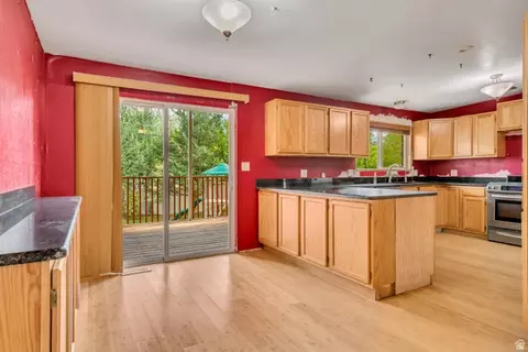 Kitchen - 5947 S 620 E, Murray, UT 84107 photo 1 of 4