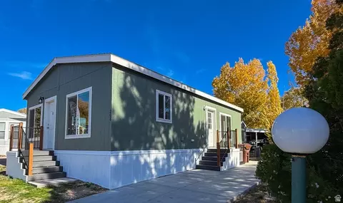 208 Darlington Way, Layton, UT 84041