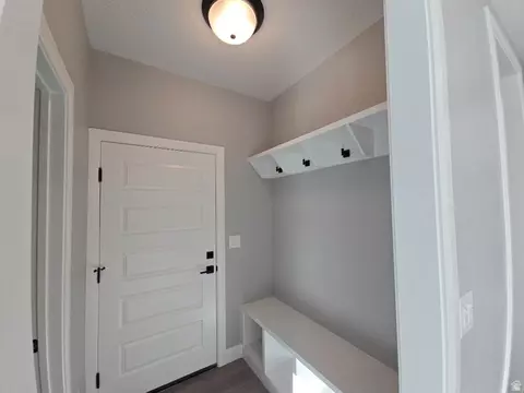 Entry Way - 6849 S Jefferson St, Murray, UT 84107 photo 7 of 11