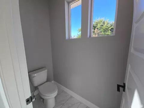 Bath - 6849 S Jefferson St, Murray, UT 84107 photo 3 of 10