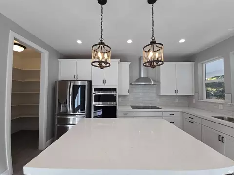Kitchen - 6849 S Jefferson St, Murray, UT 84107 photo 2 of 4