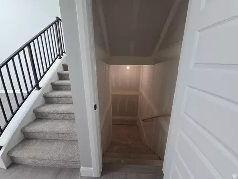 Entry Way - 6849 S Jefferson St, Murray, UT 84107 photo 6 of 11