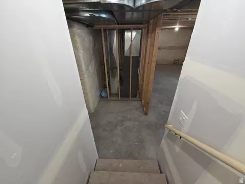 Entry Way - 6849 S Jefferson St, Murray, UT 84107 photo 11 of 11