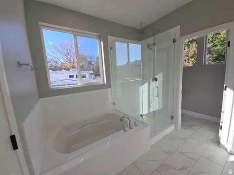 Bath - 6849 S Jefferson St, Murray, UT 84107 photo 2 of 10
