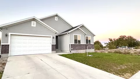 9024 W Newhouse Dr S, Magna, UT 84044