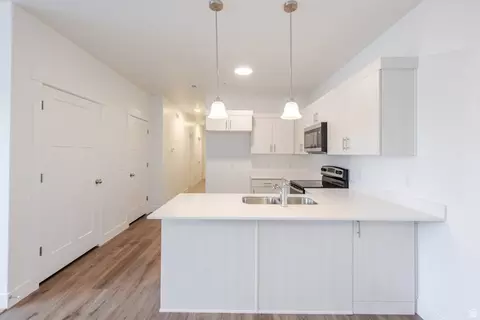 Kitchen - 693 W 4500 S #O201, Mapleton, UT 84664 photo 3 of 3