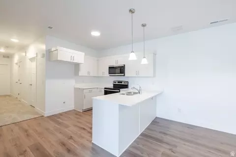 Kitchen - 693 W 4500 S #O201, Mapleton, UT 84664 photo 2 of 3