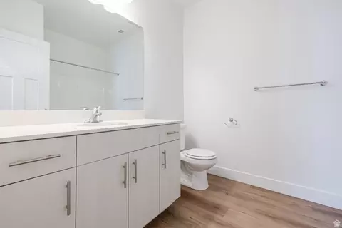 Bath - 693 W 4500 S #O201, Mapleton, UT 84664 photo 1 of 1