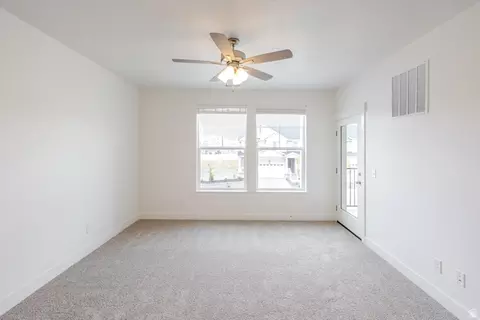 Living - 693 W 4500 S #O201, Mapleton, UT 84664 photo 1 of 1