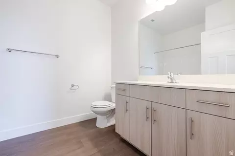 Bath - 693 W 4500 S #O302, Mapleton, UT 84664 photo 1 of 1