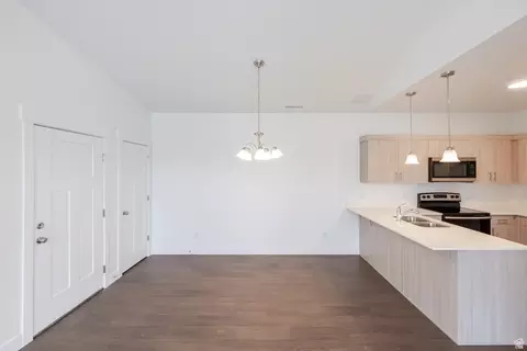 Dining - 693 W 4500 S #O302, Mapleton, UT 84664 photo 1 of 1