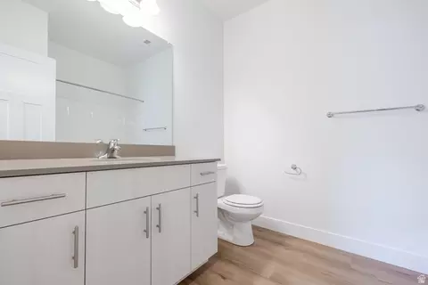 Bath - 693 W 4500 S #O304, Mapleton, UT 84664 photo 1 of 1