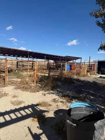 Exterior - 665 E Molen Rd, Ferron, UT 84523 photo 5 of 5