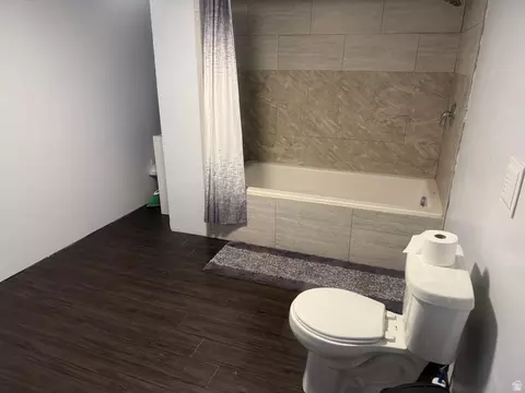 Bath - 45 W Main St, Moroni, UT 84646 photo 1 of 3
