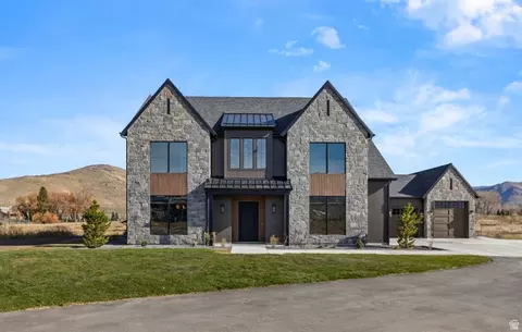 260 S 7900 St E #3, Huntsville, UT 84317